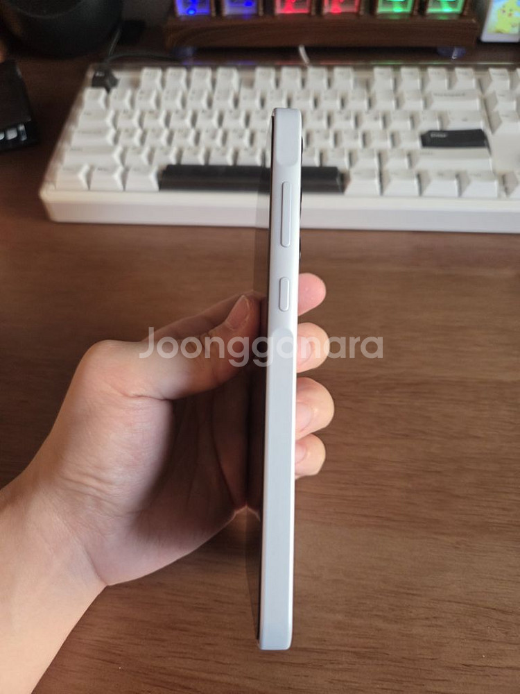 일주일 쓴 자급제 a35 팝니다--1