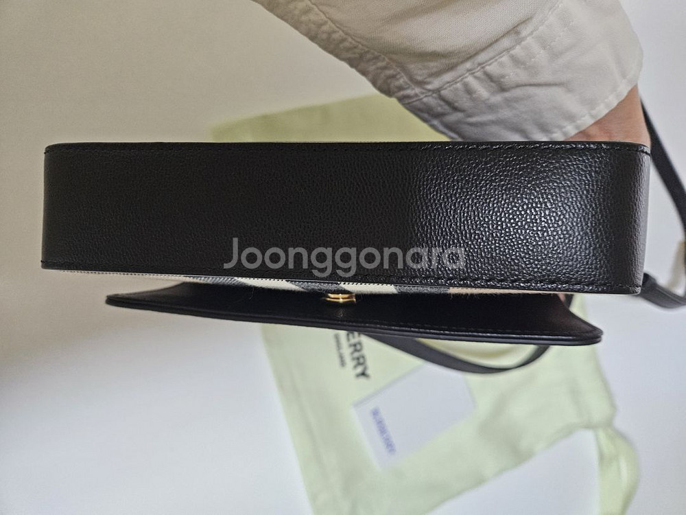 버버리 햄프셔 체크 크로스백--6