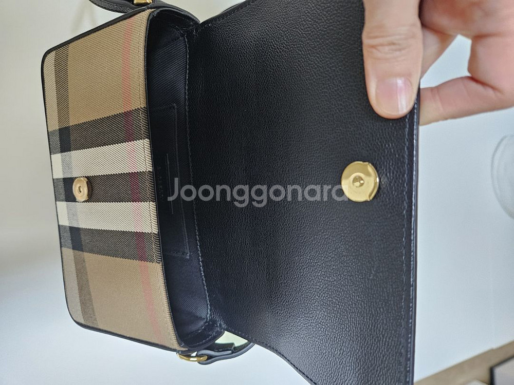 버버리 햄프셔 체크 크로스백--7