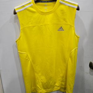 100,L) adidas 아디다스 옐로우 나시티셔츠!