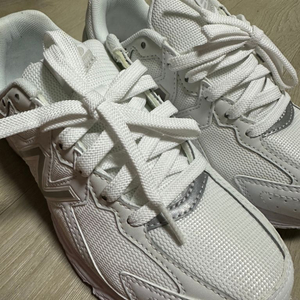 뉴발란스 운동화 225