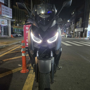Xmax 300 21년식