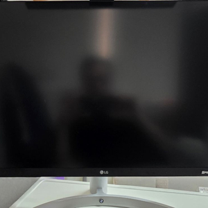 LG27UK650 4K UHD 모니터 싸게 판매 합니다