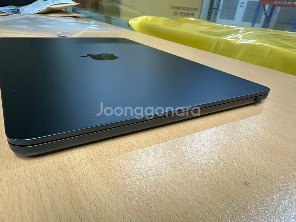 맥북에어 M2 13인치 256GB / 램 8GB--1