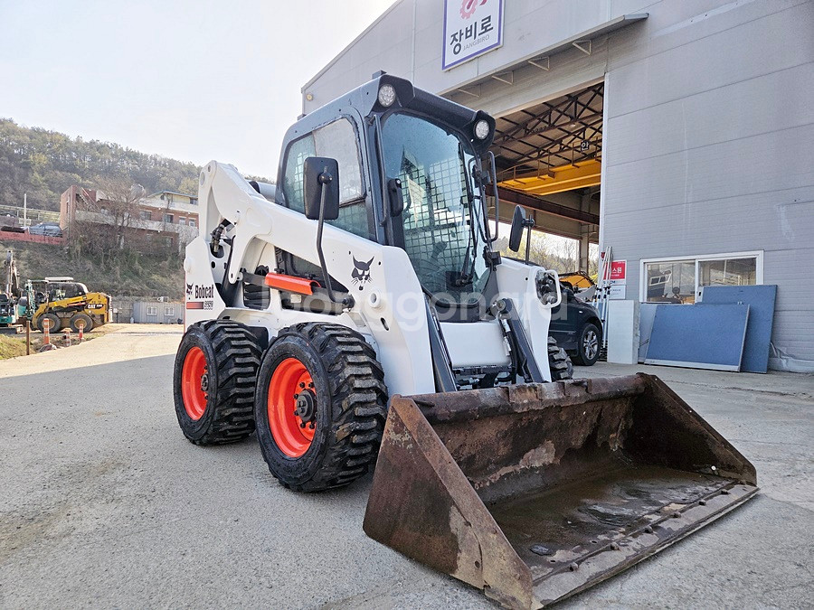 75마력 밥캣 중고스키로더매매 바브켓 미니로더 S650--2