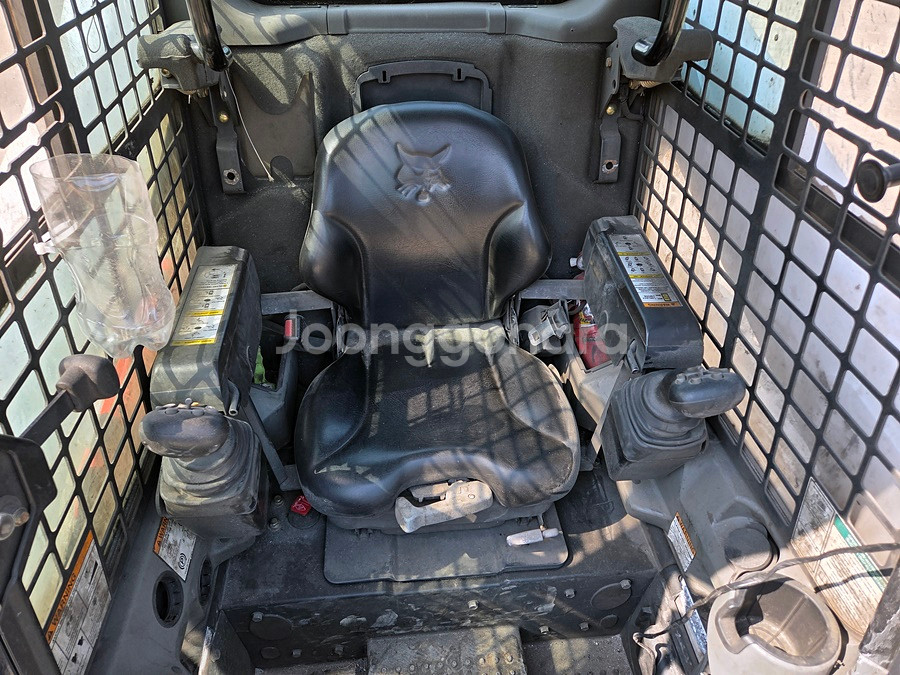 75마력 밥캣 중고스키로더매매 바브켓 미니로더 S650--8
