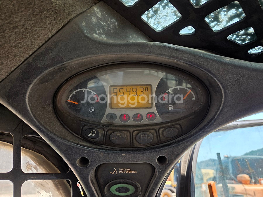 75마력 밥캣 중고스키로더매매 바브켓 미니로더 S650--9