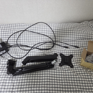 루나랩 싱글모니터암(usb c+a 연장케이블포함)팔아요