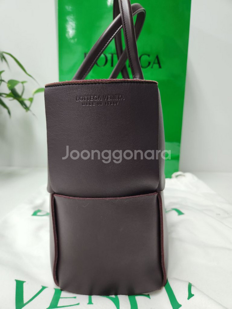 보테가베네타 아르코 토트백 미디움 폰단트--3