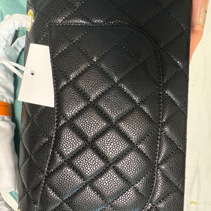 샤넬 캐비어 클래식 미듐 백