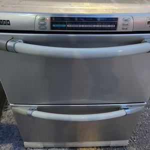 LG김치 냉장고 서랍식 참치횟감고기유리근처가져다드려요