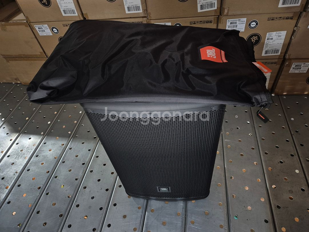 JBL 신형 EON715 파워드스피커 판매합니다--2