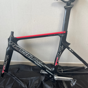 플래닛 x 토르 트랙차 프레임 픽시