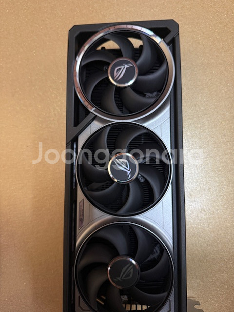 RTX 5080 Astral--5