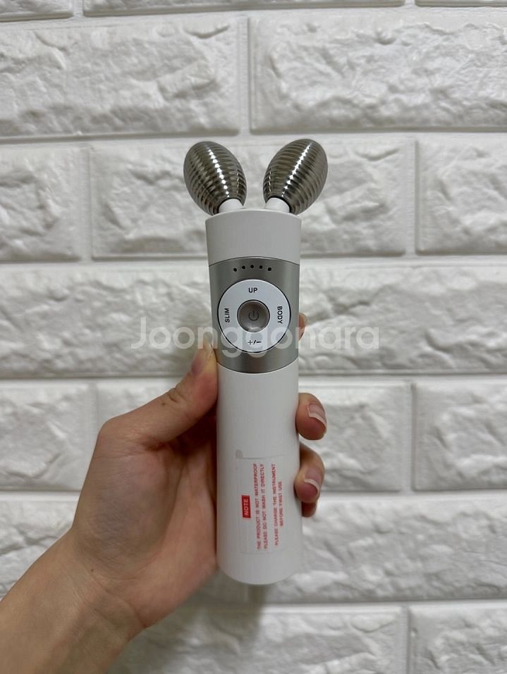 브이쎄라 얼굴 마사지 기기 판매합니다--2