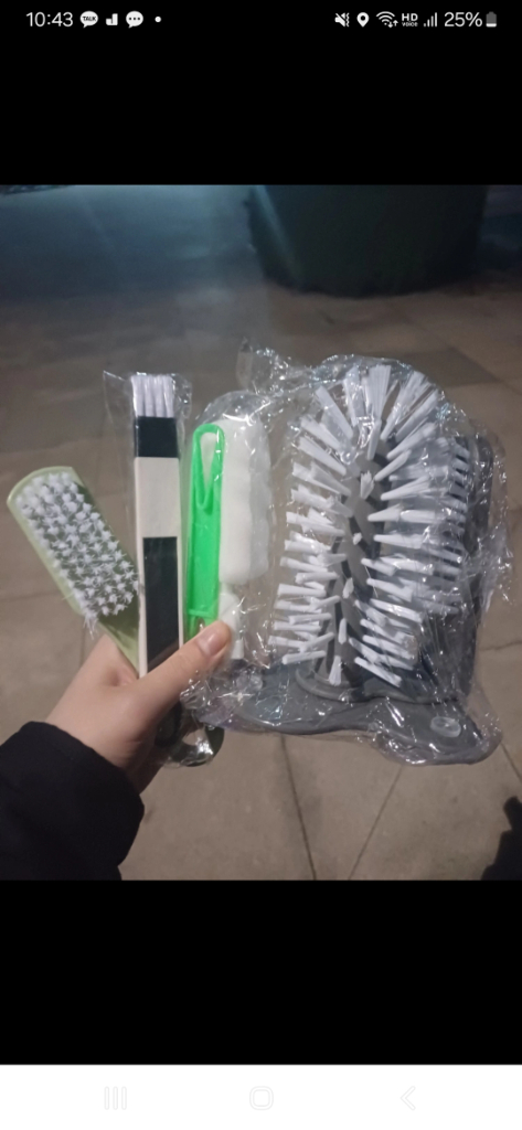 청소솔 일괄 2000원 (왼쪽에서 두번째는 없음)--0