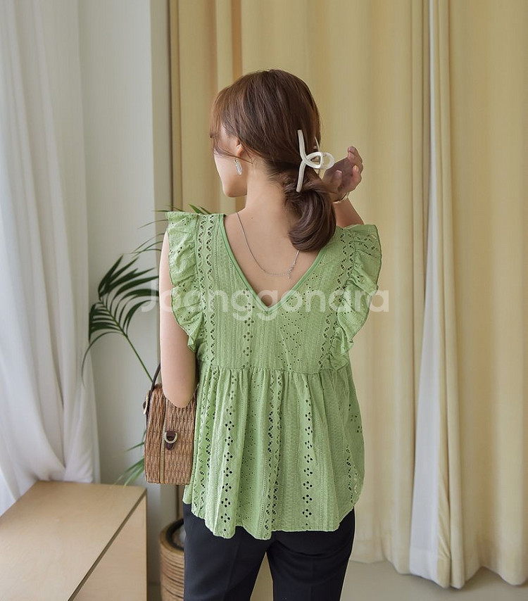 새상품)3만 아일렛 펀칭 레이스 나시 블라우스55~66--3
