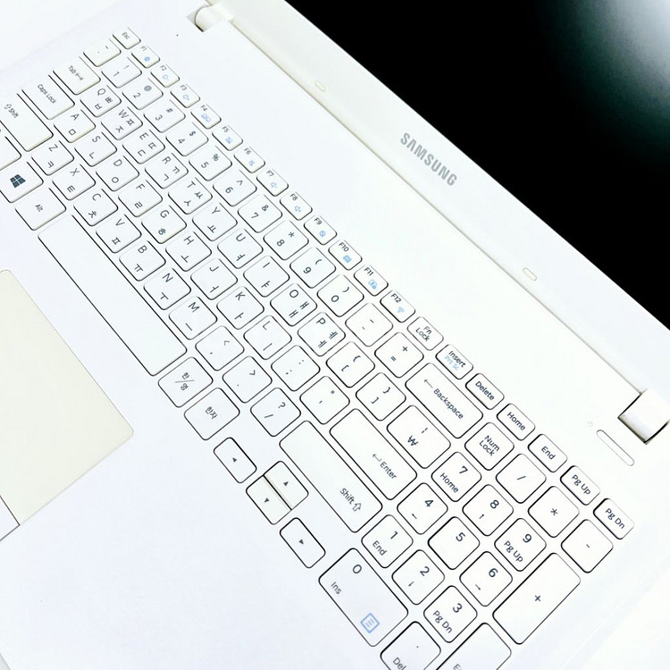 고성능i3 램8기가 SSD256기가 삼성15인치 노트북--2