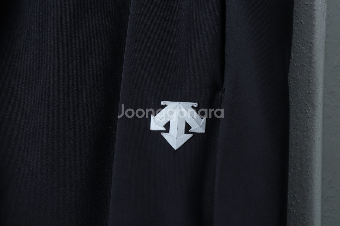 W(L-XL) 데상트 트레이닝복 바지 블랙 올드스쿨--4
