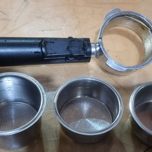 에스프레소 바텀리스 포터필터 51mm 팝니다~