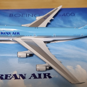 Korean Airlines B747-400 1:400