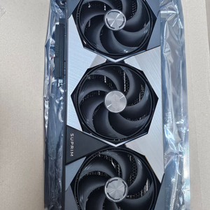 RTX 5090 슈프림 중고