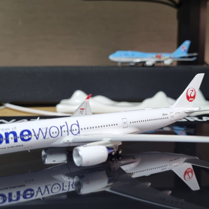 Japan Airlines A350-941 1:400