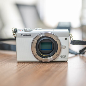 캐논 eos m100 크롭 미러리스 화이트 바디만