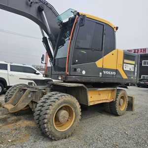 신품급 볼보 굴삭기 소개 합니다모델 : EW140E P