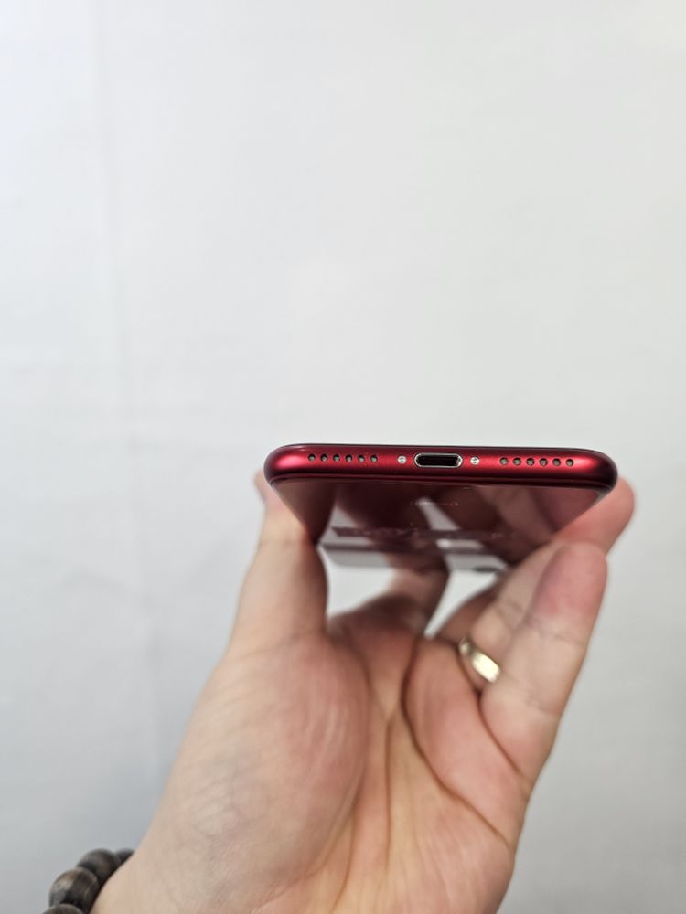 아이폰se3 128G A급 레드--1