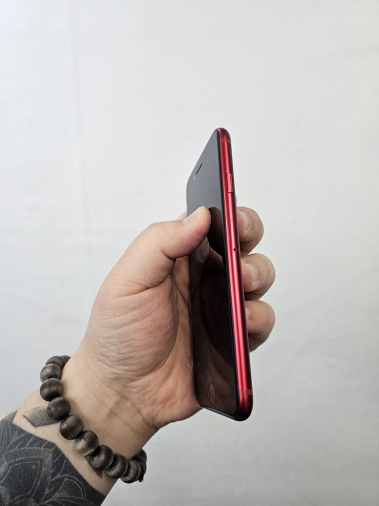 아이폰se3 128G A급 레드--2