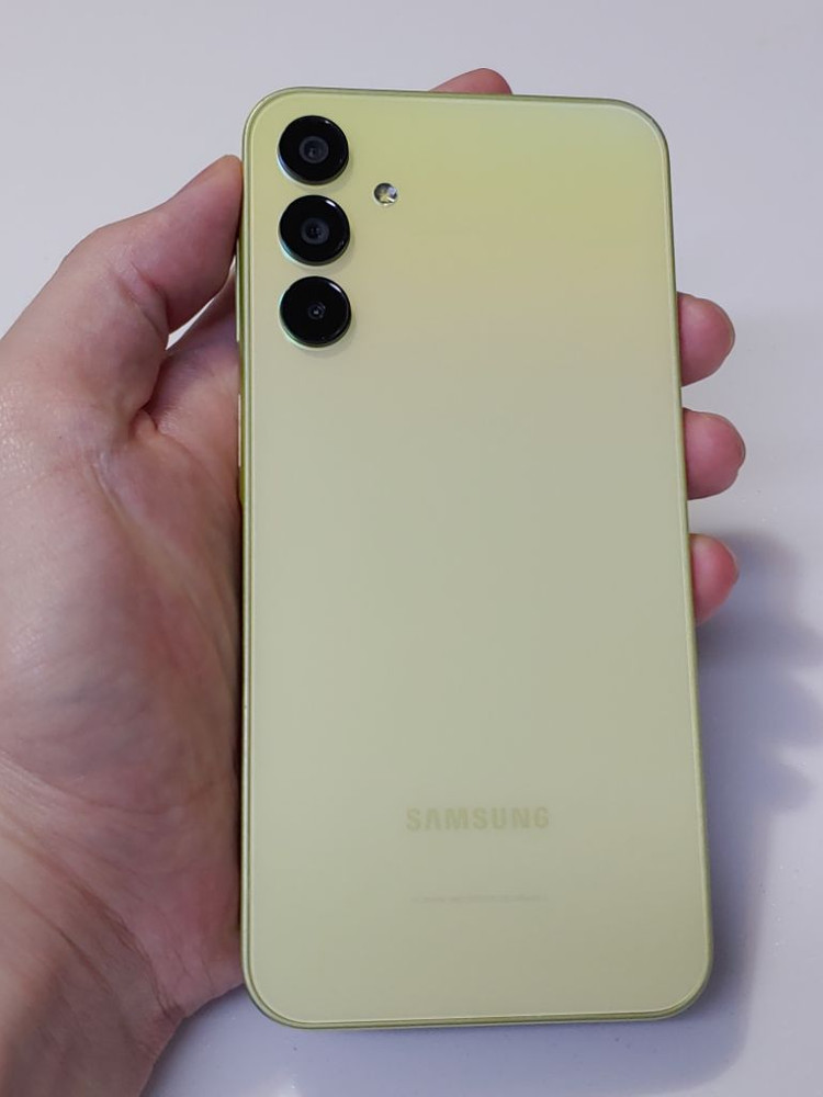 갤럭시 버디3 A15 옐로우 14만--1