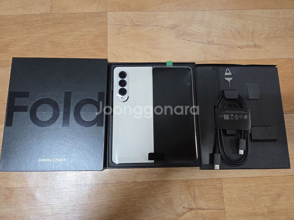 갤럭시z폴드4--1