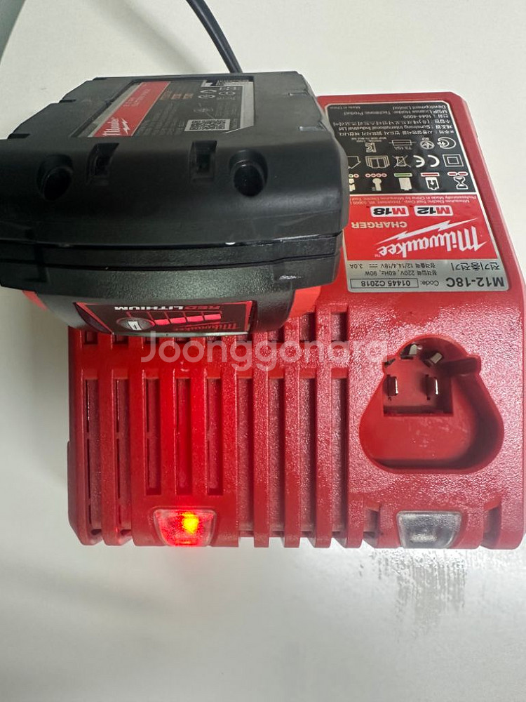 밀워키 충전기12-18v--0