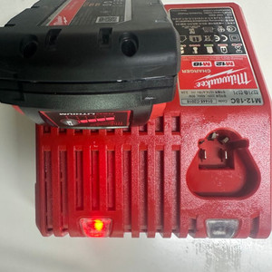 밀워키 충전기12-18v