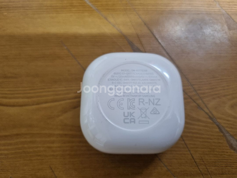 갤럭시 버즈2 블루투스 본체 팝니다.--1