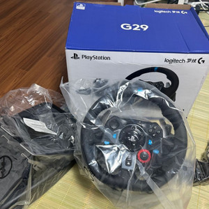 로지텍 G29 레이싱휠+ 로지텍 G PRO 키보드