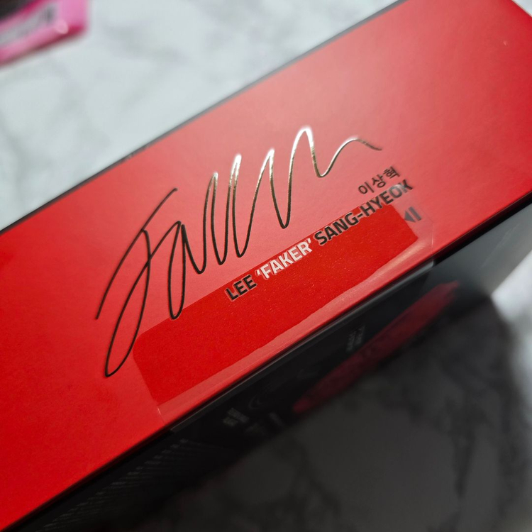 RAZER 페이커 유/무선 마우스 이미지