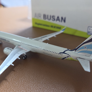 Air Busan A321neo HL8366 1:400