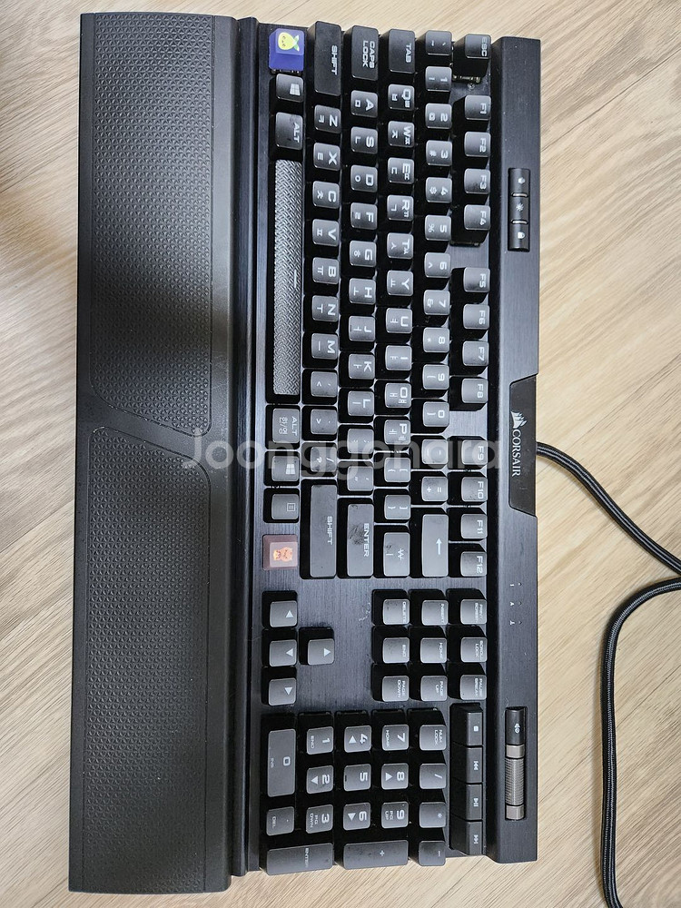 커세어 K70 RGB mk2 풀배열 청축 기계식 키보드--1