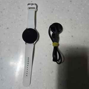 갤럭시워치4 44mm 실버 S급 팝니다