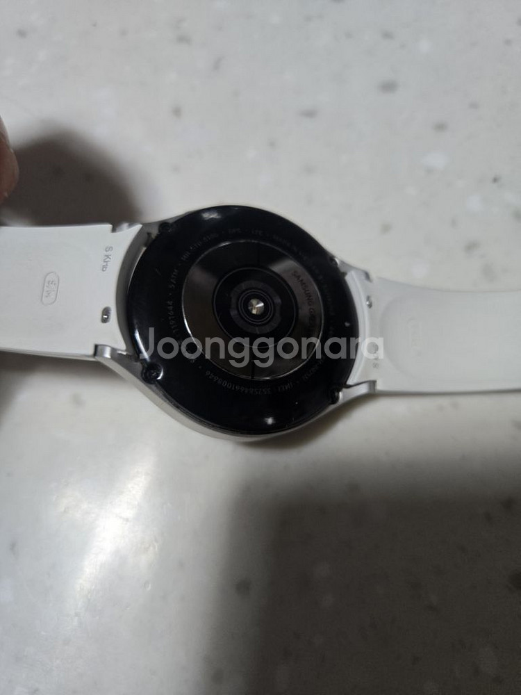 갤럭시워치4 44mm 실버 S급 팝니다--3
