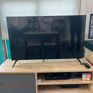 43인치 스탠드 TV