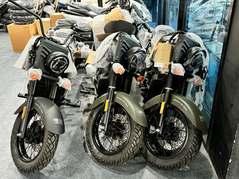 UM 레니게이드 코만도 125CC 오토바이 이미지