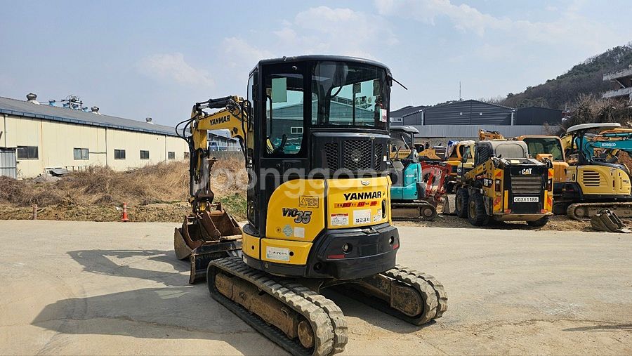 얀마 035 캐빈형 미니굴삭기 포크레인 VIO35-6A--1
