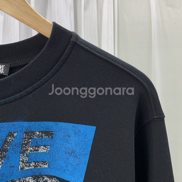 LOVE MOSCHINO 빈티지 프린트 맨투맨--1