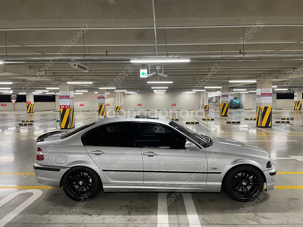 e46 330i 01년식 팝니다. 35만--1