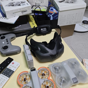 DJI NEO 본체 및 추가 밧데리 각 1개 팝니다