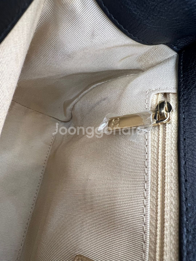 샤넬 클릭 라벨 탑핸들 라지 플랩백 시즌백 A93703--5