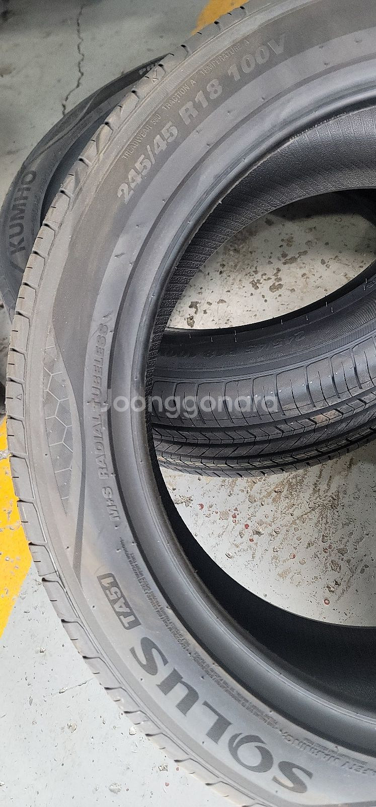 신품 사이즈 245 45 18 금호타이어 TA51--0